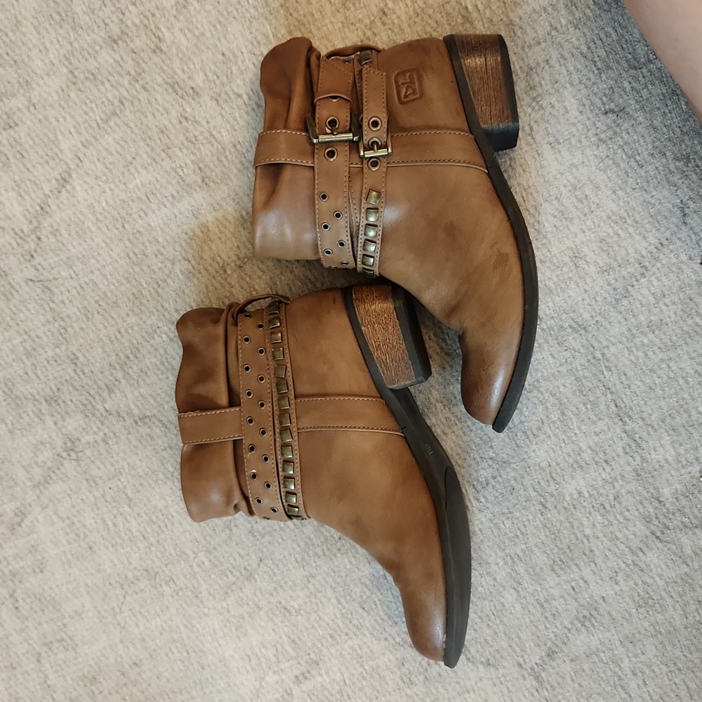 Dirty Laundry Boots, size 6